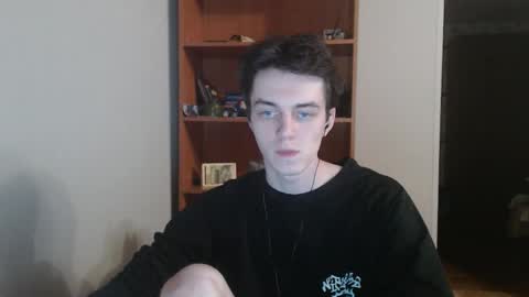 traqqq online show from November 15, 8:00 pm