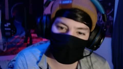 David Fox online show from April 6, 4:46 am