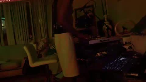 Snapshot of xxxflirtxxx420 chatting on February 7, 11:12 am xxxflirtxxx420 online show from February 7, 11:12 am