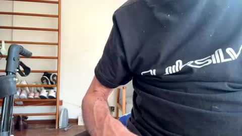 yannisv online show from July 15, 12:45 pm