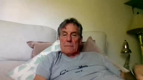 yeah_baby6988 online show from April 15, 11:37 pm