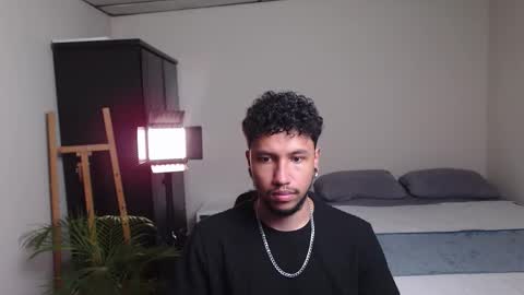 yeff online show from February 12, 11:33 pm