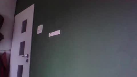 yewloo online show from November 16, 7:10 am