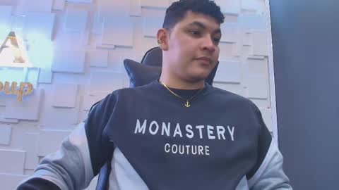  YHAN ALVAREZ25  online show from March 6, 9:42 pm