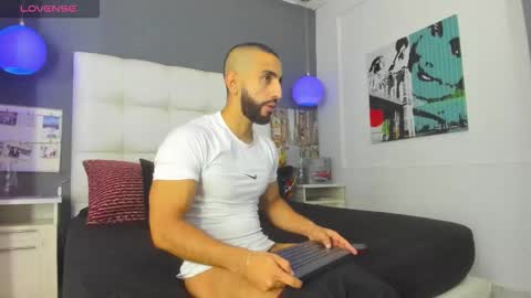 Yiyo online show from October 23, 8:34 pm