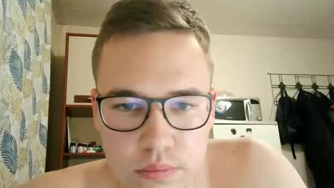 Yminoske online show from November 12, 1:28 pm