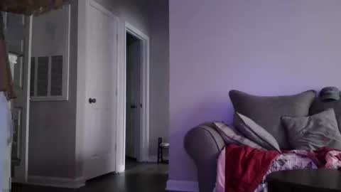 Snapshot of youneverknowimight2 chatting on September 9, 10:41 pm kindahorny online show from September 9, 10:41 pm