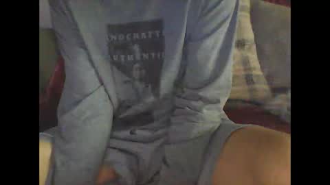 Snapshot of youneverknowimight2 chatting on October 17, 10:36 pm kindahorny online show from October 17, 10:36 pm