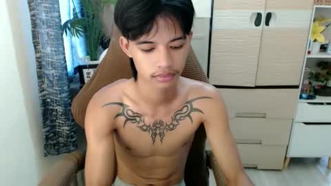 yourasian_eric online show from April 6, 2:52 am