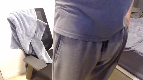 hornyedging online show from April 5, 10:17 pm