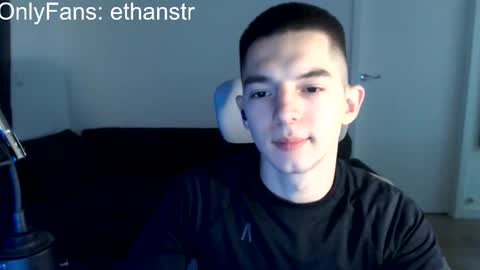 Snapshot of yourethan chatting on October 30, 8:43 pm yourethan online show from October 30, 8:43 pm