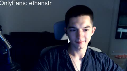 Snapshot of yourethan chatting on October 9, 8:03 pm yourethan online show from October 9, 8:03 pm