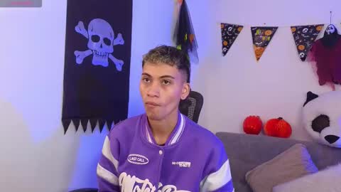 yulian_vasquez online show from October 27, 12:18 pm