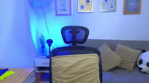 yulian_vasquez online show from November 27, 12:31 pm