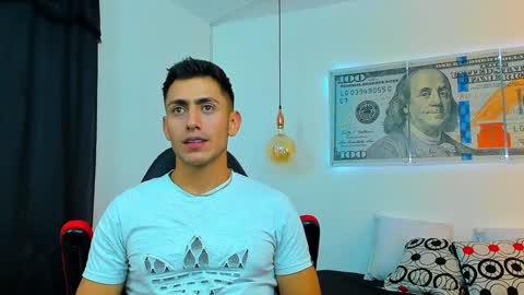 zachpri20 online show from December 5, 1:47 am