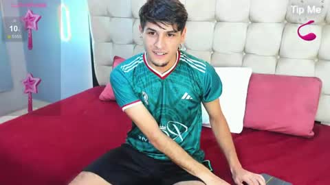 zack23__ online show from July 5, 3:32 am
