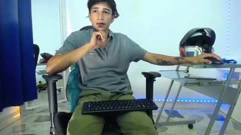 zack online show from December 18, 12:10 am