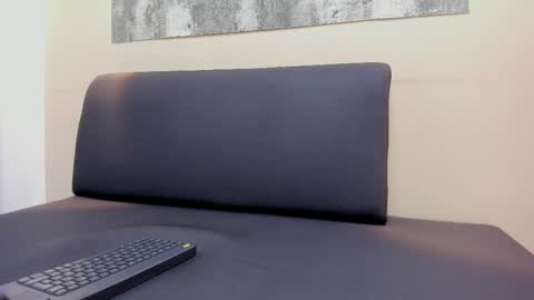 zane online show from April 15, 12:49 pm