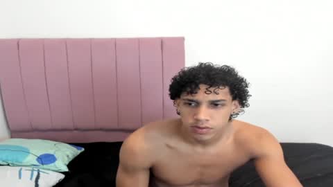 Snapshot of zanxley_ chatting on January 4, 6:41 am zanxley_ online show from January 4, 6:41 am