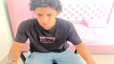 Snapshot of zanxley_ chatting on January 28, 3:57 pm zanxley_ online show from January 28, 3:57 pm