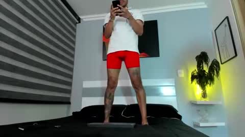 Snapshot of zaynshadow_ chatting on October 22, 7:01 am zaynshadow_ online show from October 22, 7:01 am