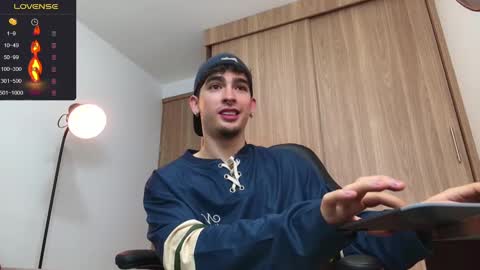 Snapshot of zenn_rush chatting on December 30, 12:09 pm Zenn online show from December 30, 12:09 pm