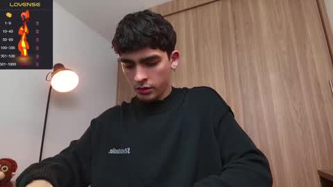 Snapshot of zenn_rush chatting on December 31, 12:15 pm Zenn online show from December 31, 12:15 pm