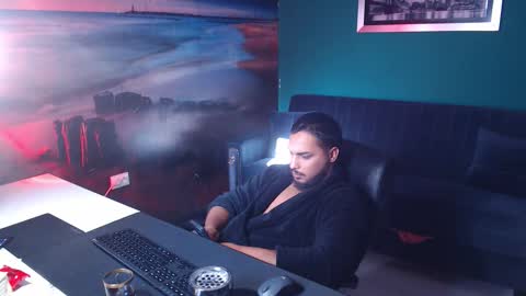 Snapshot of zenobaro chatting on October 25, 7:21 am zenobaro online show from October 25, 7:21 am