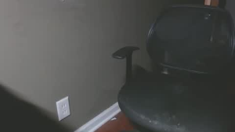 Snapshot of zerozero5555 chatting on February 15, 1:00 am bambi cumslut online show from February 15, 1:00 am