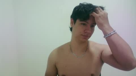 zeus_183 online show from March 25, 4:49 am