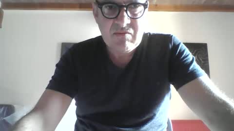 Snapshot of zino9372 chatting on October 14, 9:38 am zino9372 online show from October 14, 9:38 am