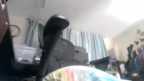 zzzzzbuzz online show from April 6, 3:03 am