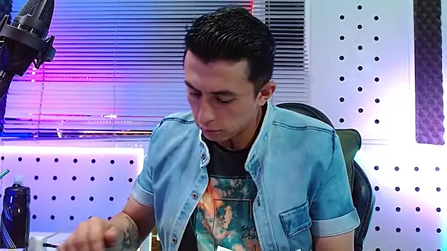 Darko0717 online show from April 4, 4:37 pm