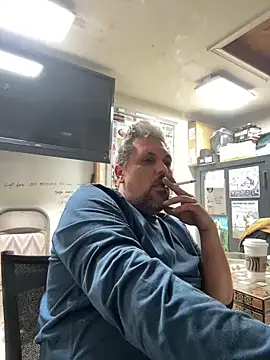 Snapshot of tank32s chatting on March 22, 7:57 am tank32s online show from March 22, 7:57 am