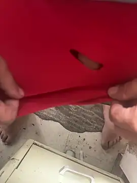 Snapshot of tank32s chatting on September 17, 8:59 am tank32s online show from September 17, 8:59 am