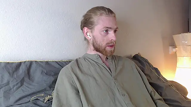 Snapshot of Damien_Bi chatting on October 24, 8:32 pm Damien Bi online show from October 24, 8:32 pm