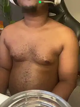 YesTheSexiest online show from September 21, 4:40 pm