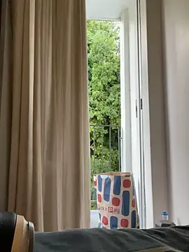 YesTheSexiest online show from December 8, 3:56 pm