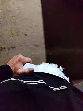 Uriel1615 online show from October 6, 6:18 am