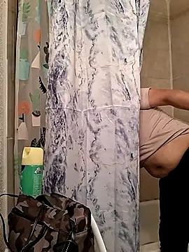 Snapshot of hungpenis210 chatting on September 18, 3:25 pm hungpenis210 online show from September 18, 3:25 pm