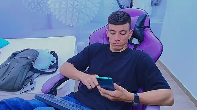 DEIBY BABY online show from November 1, 1:09 am