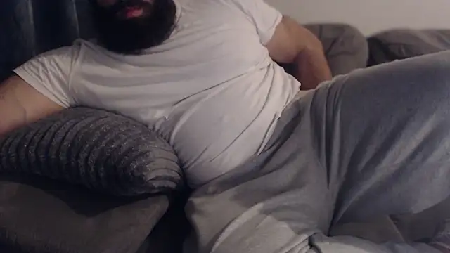 hugemachohandsome online show from January 31, 11:25 pm