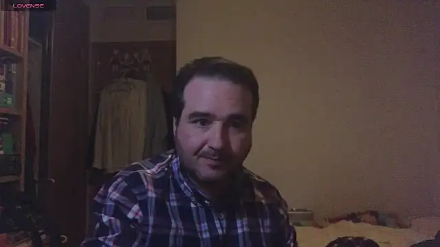 curiosillo83 online show from February 4, 1:45 am