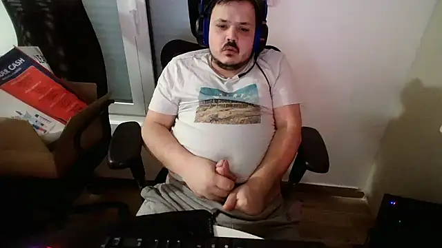 Snapshot of Bebemickey75 chatting on March 22, 4:35 am Bebemickey75 online show from March 22, 4:35 am