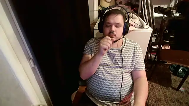 Snapshot of Bebemickey75 chatting on February 23, 7:36 pm Bebemickey75 online show from February 23, 7:36 pm