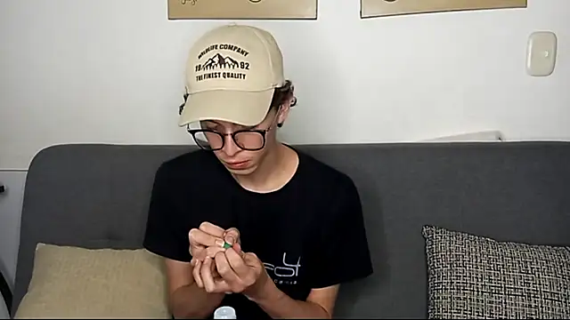 Snapshot of Norehg chatting on September 24, 9:52 am Norehg online show from September 24, 9:52 am