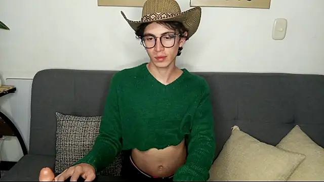 Snapshot of Norehg chatting on October 8, 9:02 am Norehg online show from October 8, 9:02 am