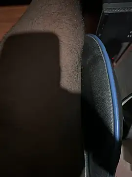 Yurt000 online show from January 25, 7:07 pm