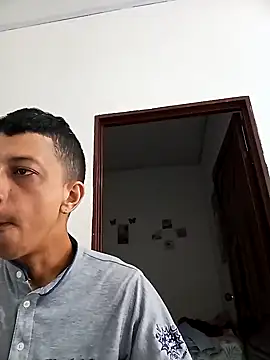 Snapshot of goldenboycol chatting on January 2, 5:39 pm goldenboycol online show from January 2, 5:39 pm