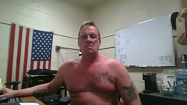 Snapshot of Cockrub1 chatting on December 12, 6:21 pm Cockrub1 online show from December 12, 6:21 pm